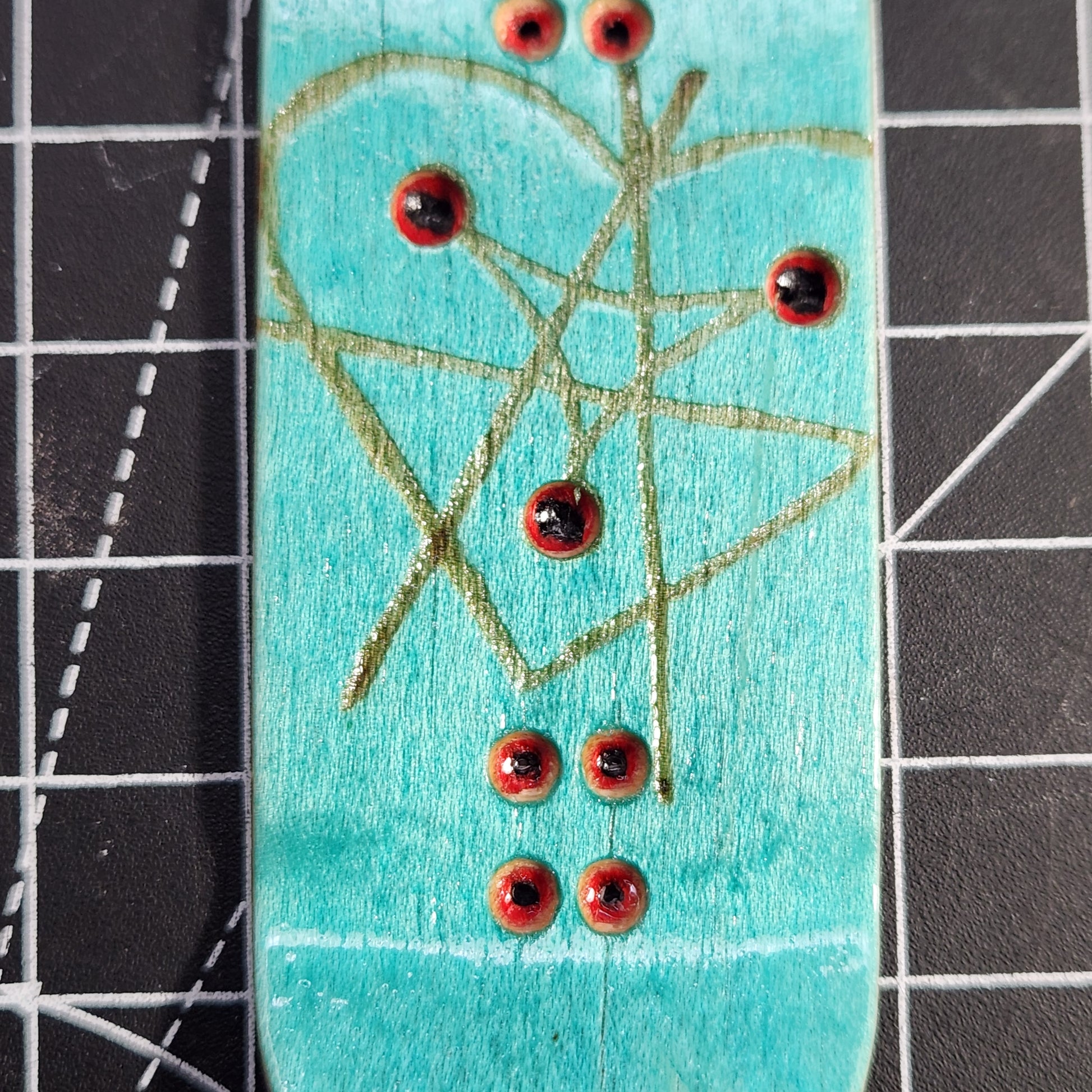 Pale Mech Pilot - 36mm Fingerboard Deck | LOWRIDER - Popsicle