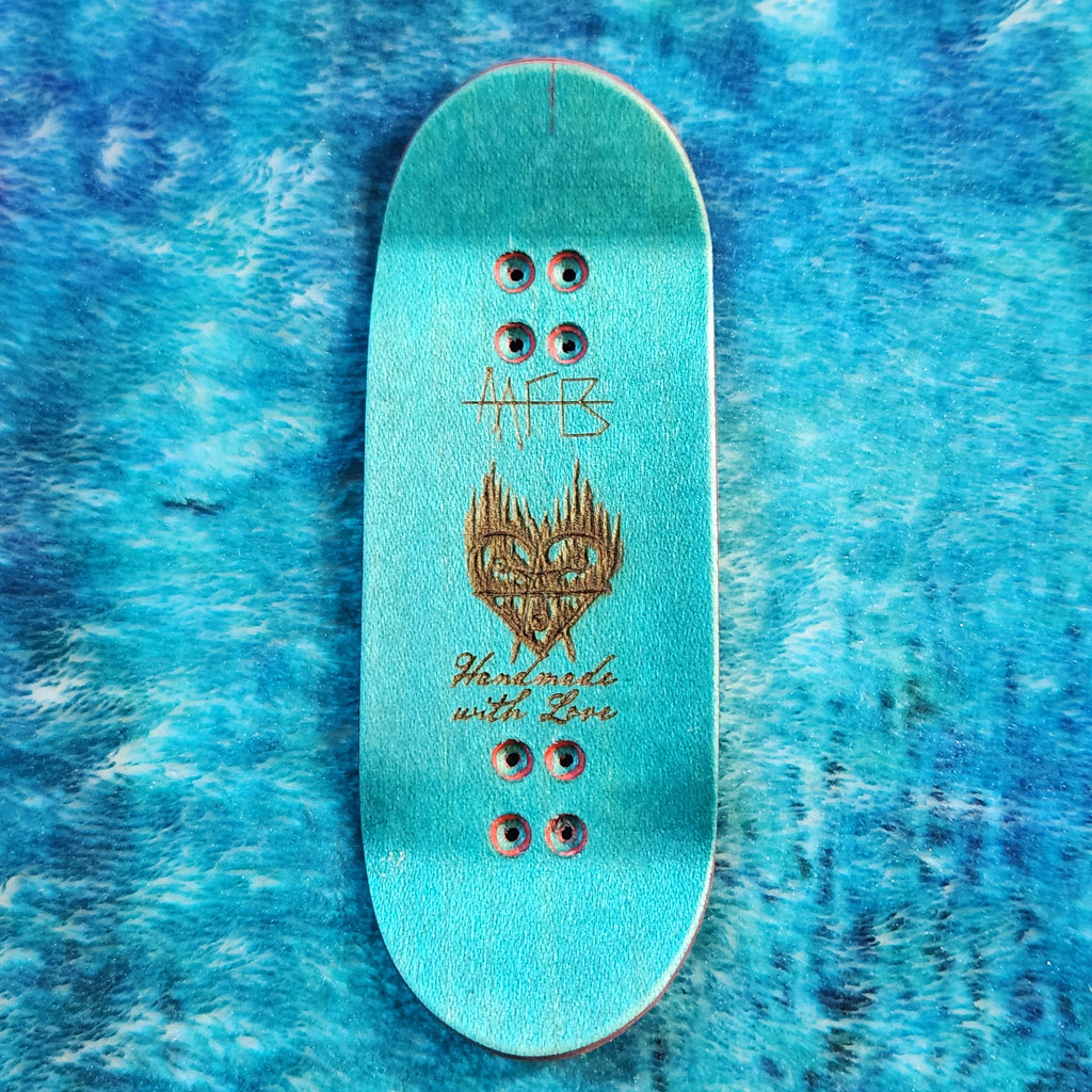Zelda Handbra - 36mm Fingerboard Blem Deck