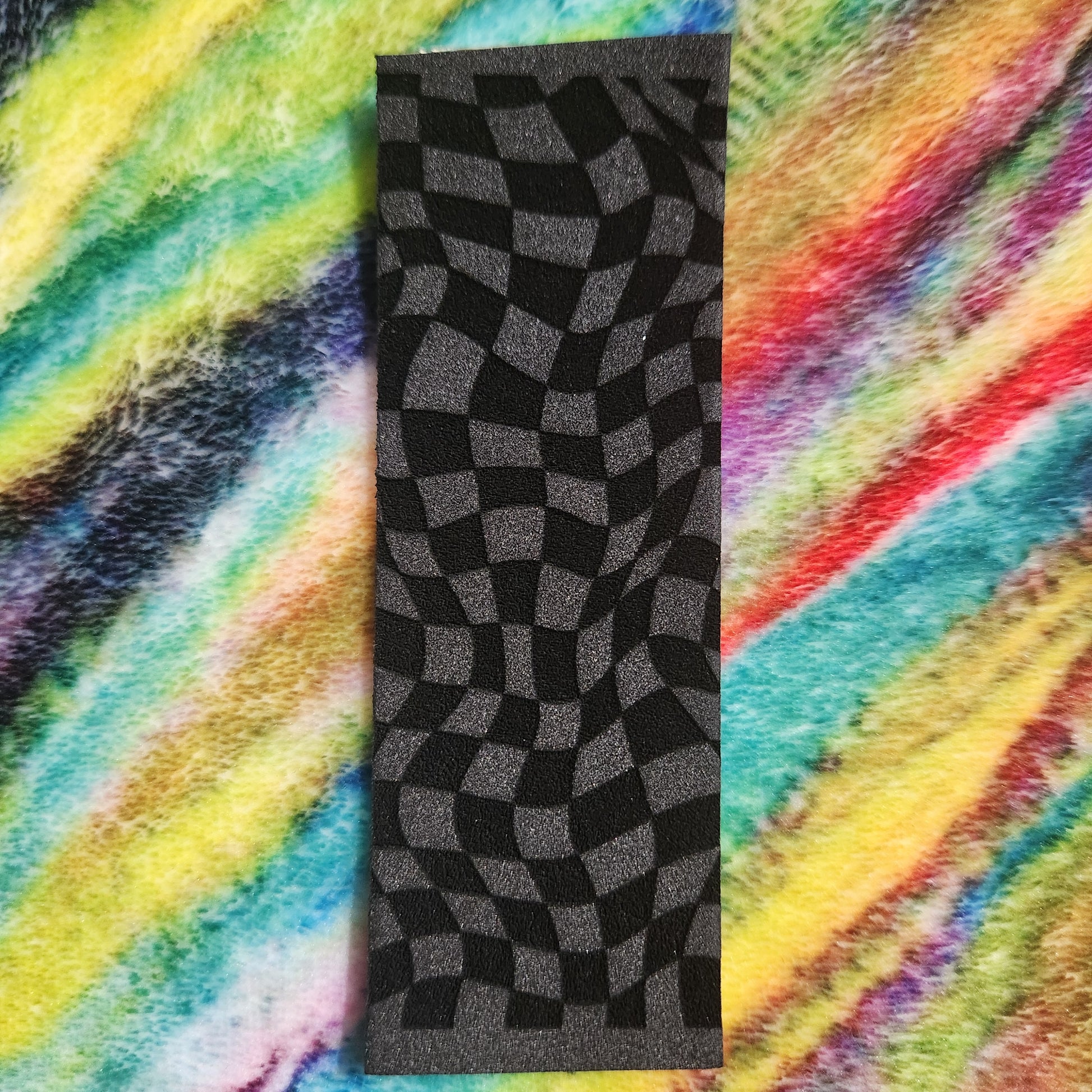 Groovy Checkers | 2mm Thick Pro Fingerboard Griptape