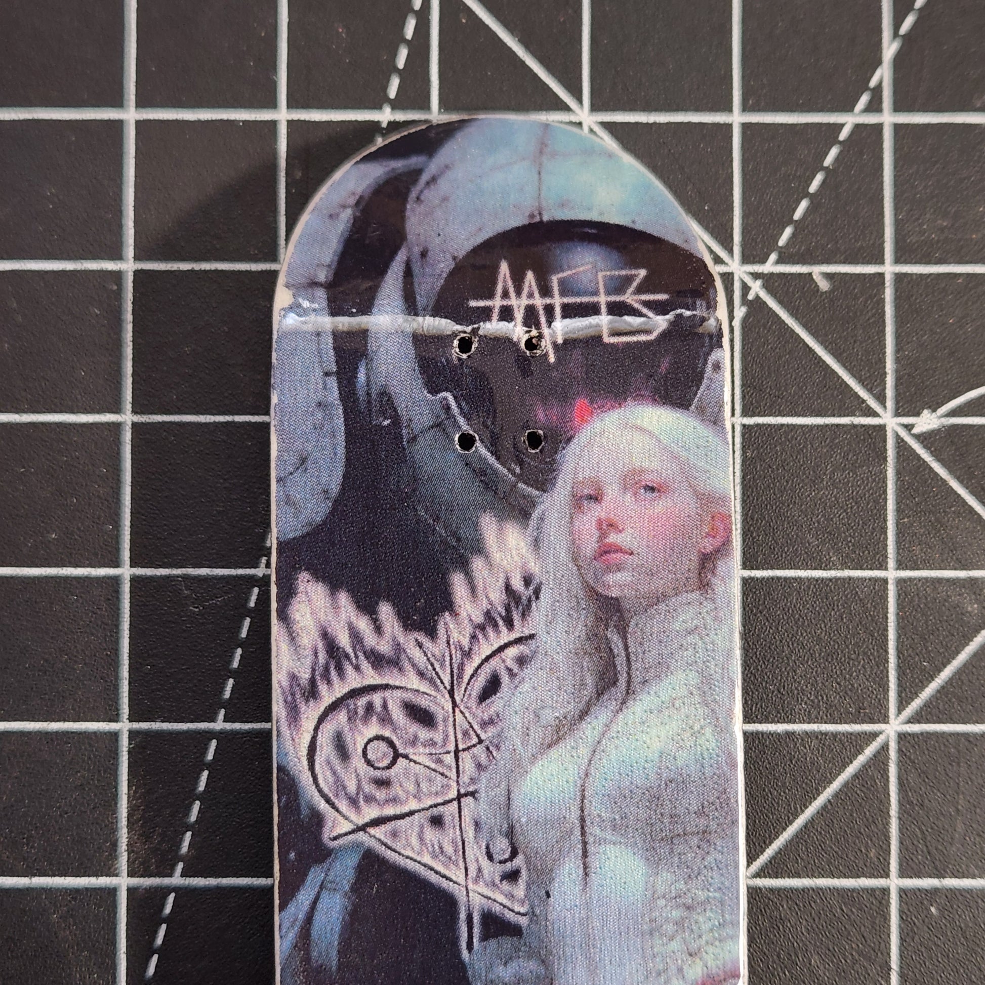 Pale Mech Pilot - 36mm Fingerboard Deck | LOWRIDER - Popsicle