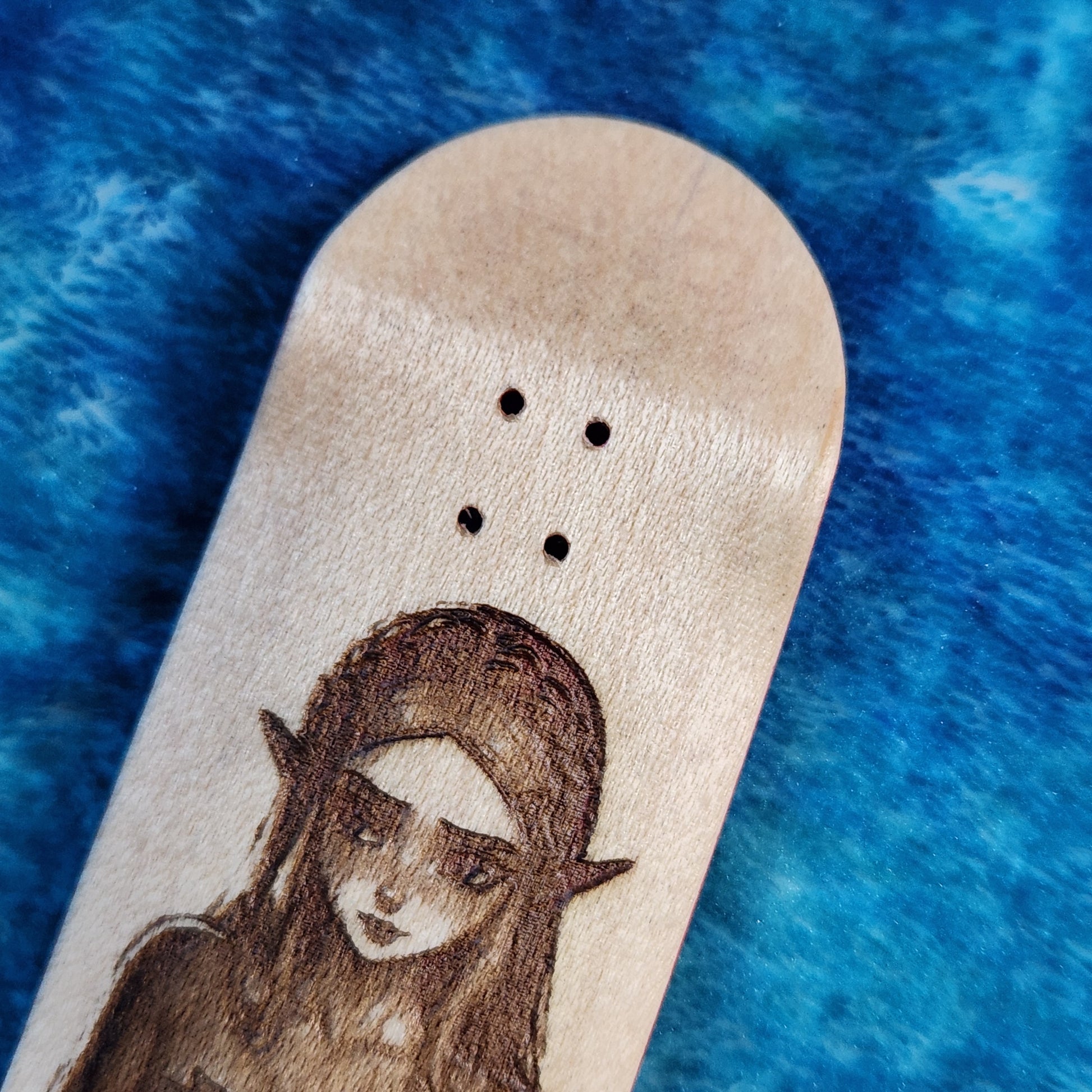 Zelda Handbra - 36mm Fingerboard Blem Deck