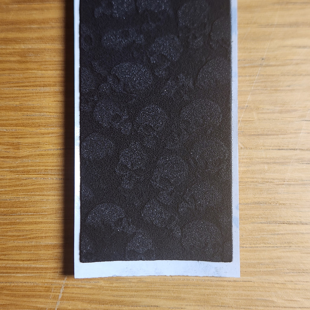 Skull Wall | Nonslipgrip X AAFB - 3M Arkonic Griptape