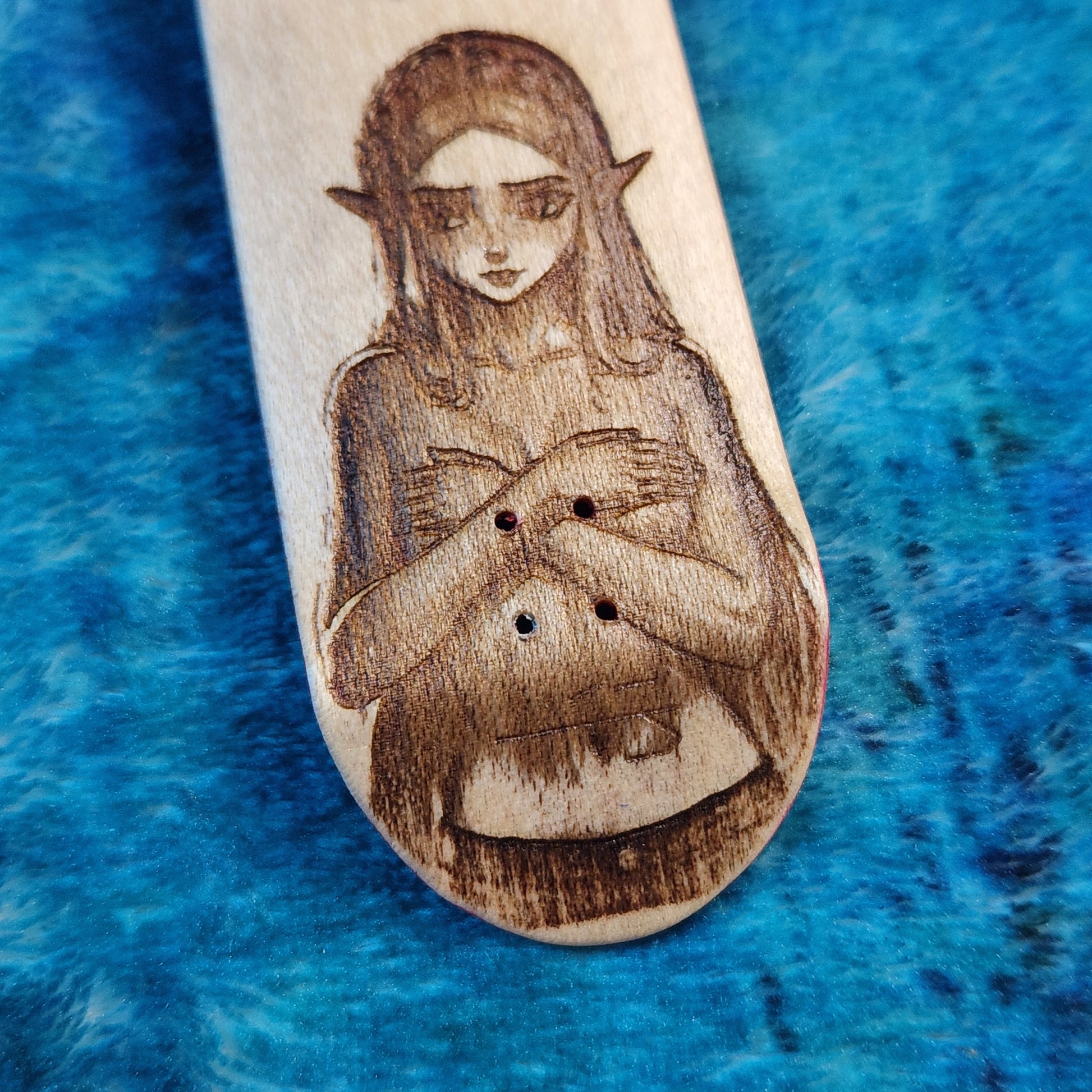 Zelda Handbra - 36mm Fingerboard Blem Deck