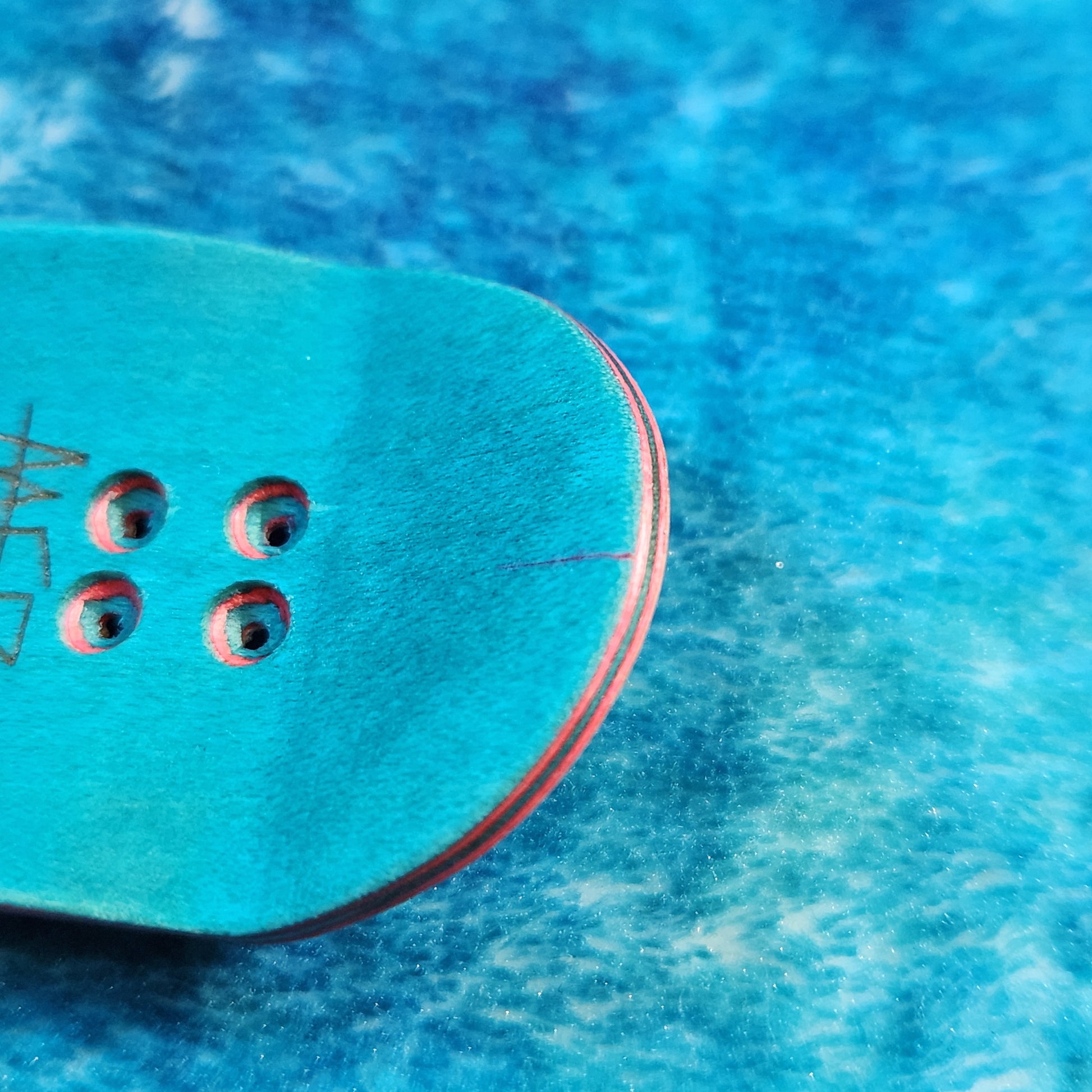 Zelda Handbra - 36mm Fingerboard Blem Deck