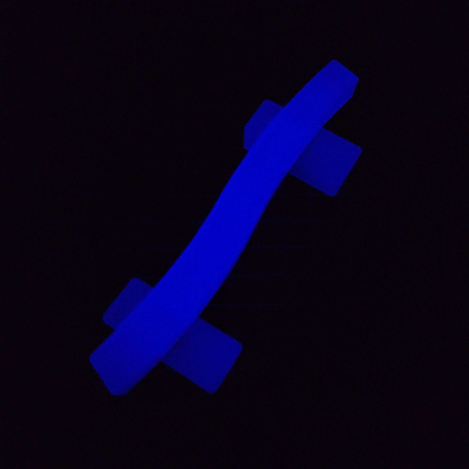 Glow-in-the-Dark Gummy Worm Rail | Ocean Blue