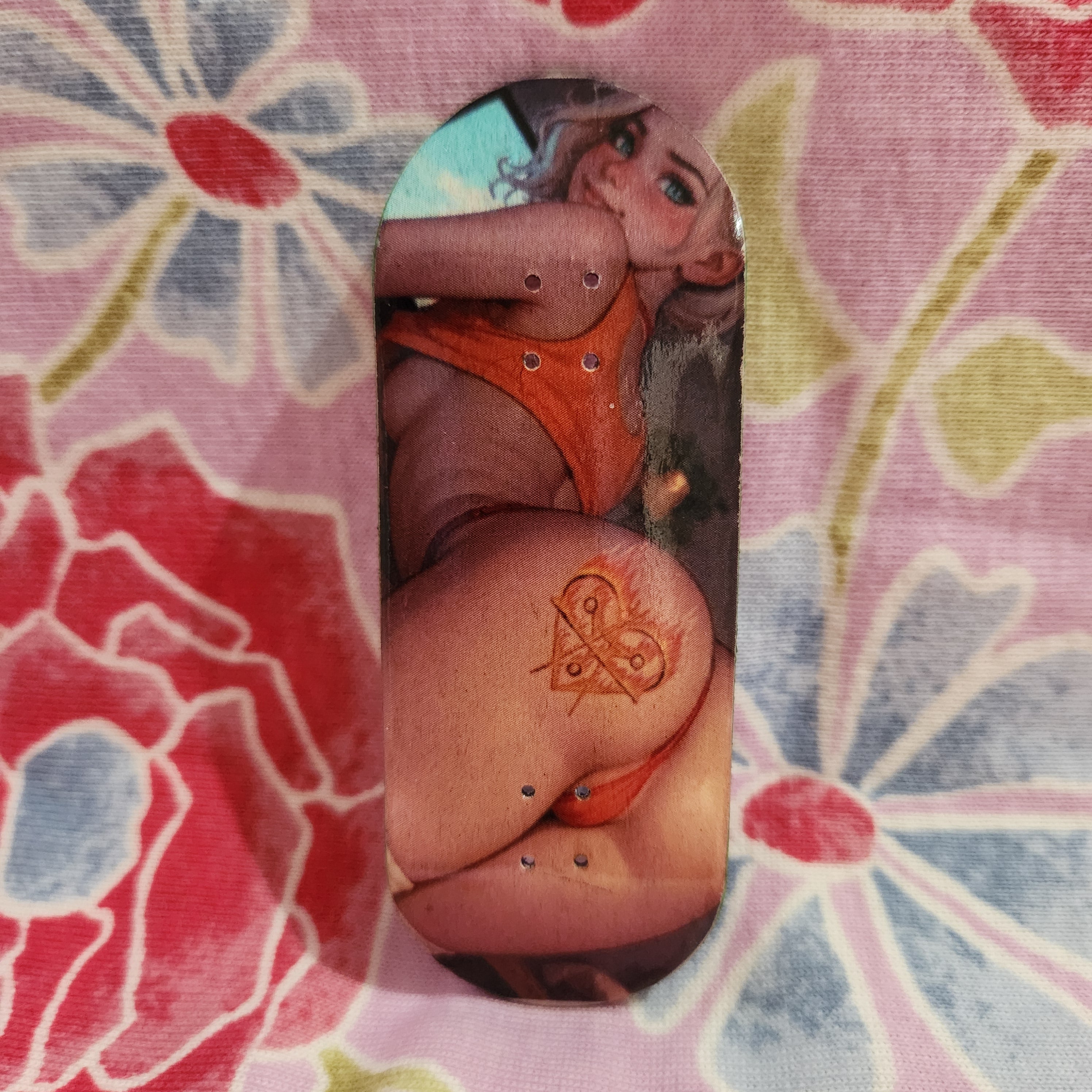 She's A Fan Of Orange - 36mm Fingerboard Deck