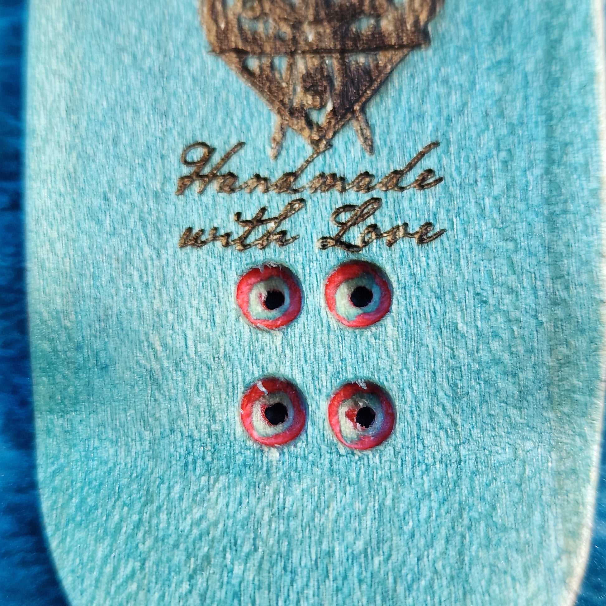 The Look She Gives - 36mm Fingerboard Blem Deck