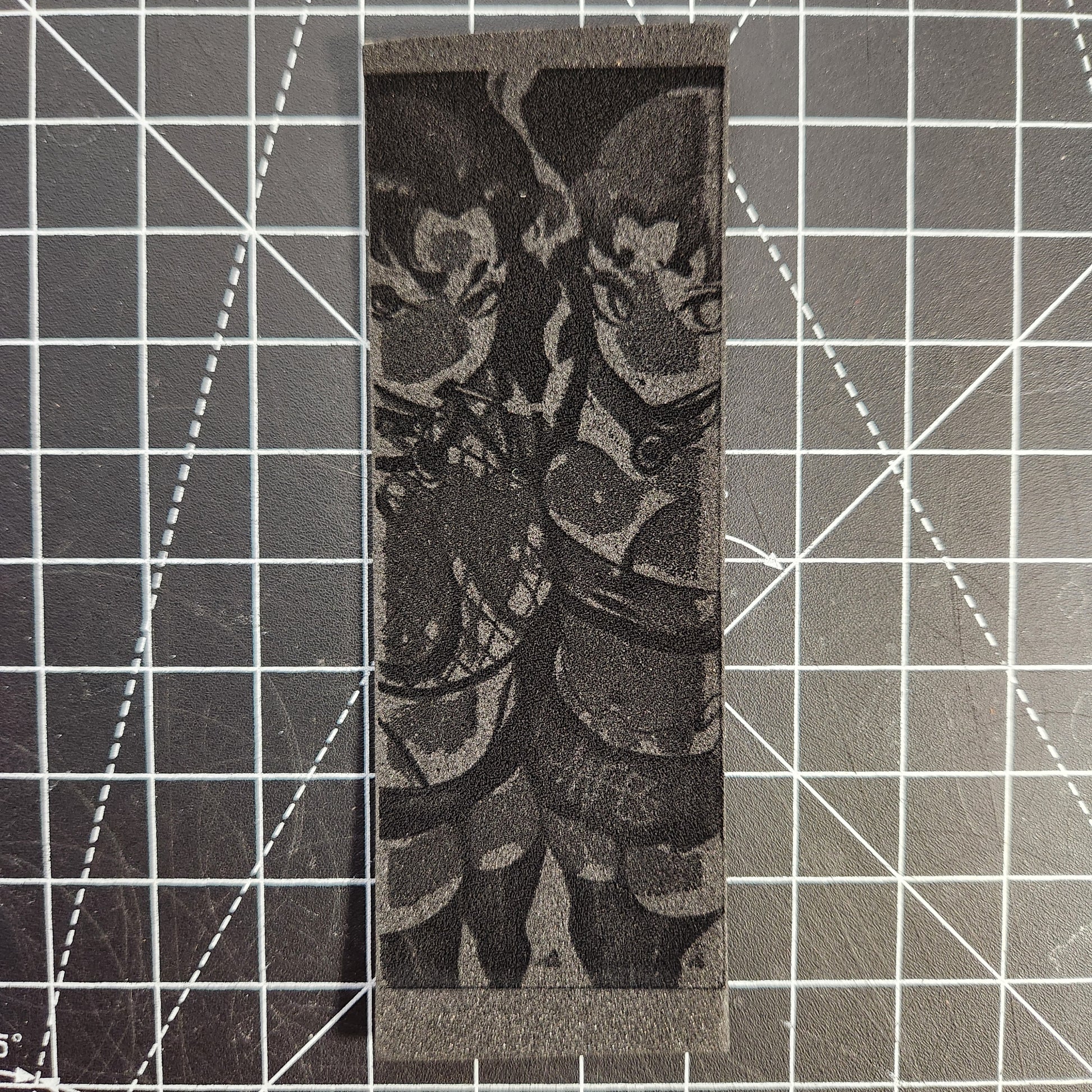 Tamaran Sisters | 1mm Thick AAFB HD DARKSLIDE Griptape